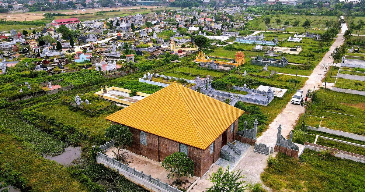 Lăng mộ ‘khủng’ xây trong nghĩa trang, xã yêu cầu dừng nhưng vẫn thi công hoàn thiện