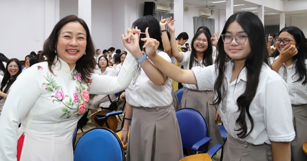 Học trò trường chuyên chọn cách giới thiệu sách ít ai ngờ