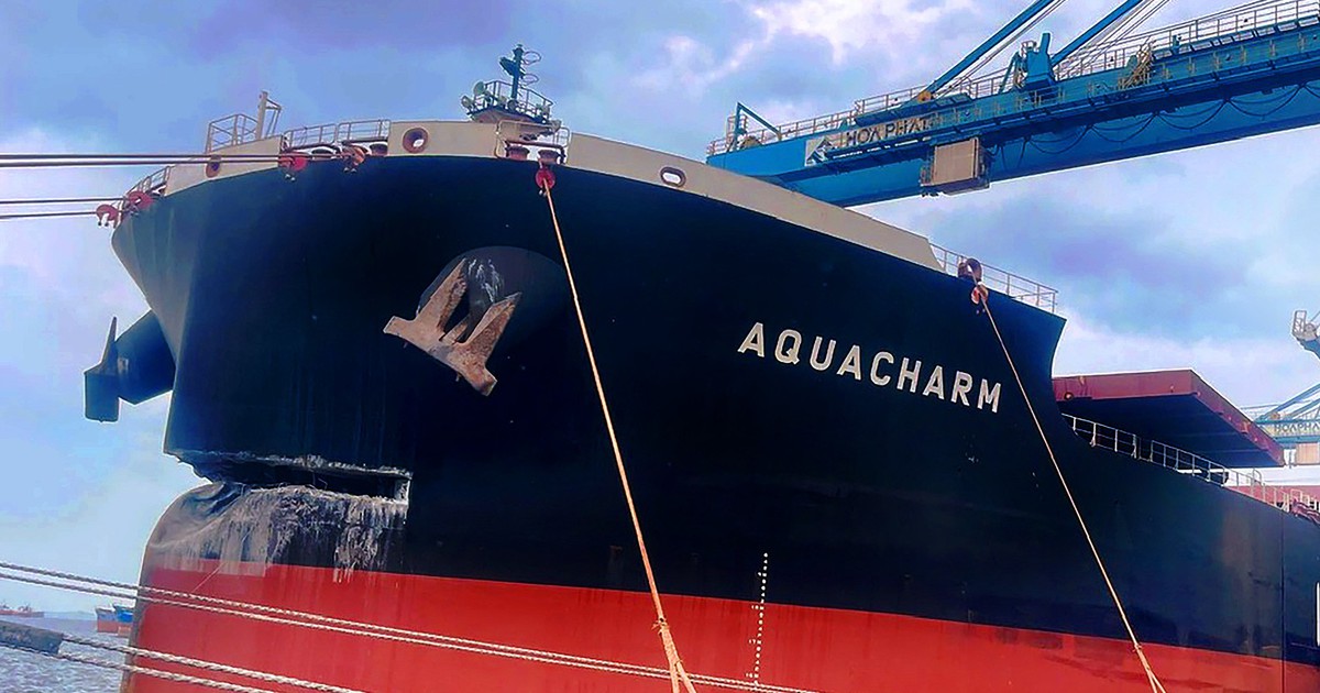 Tàu AQUACHARM va vào cầu cảng ở Dung Quất bị bắt giữ: Khi nào được rời cảng?