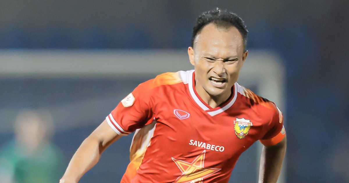 'Lão tướng' Trọng Hoàng sắm vai kiến tạo, Hà Tĩnh áp sát ngôi đầu
