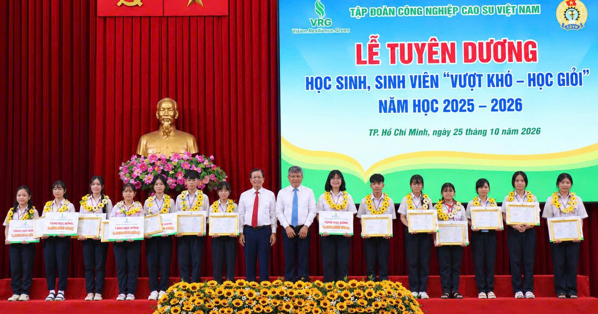 VRG tuyên dương 228 học sinh, sinh viên là con em người lao động