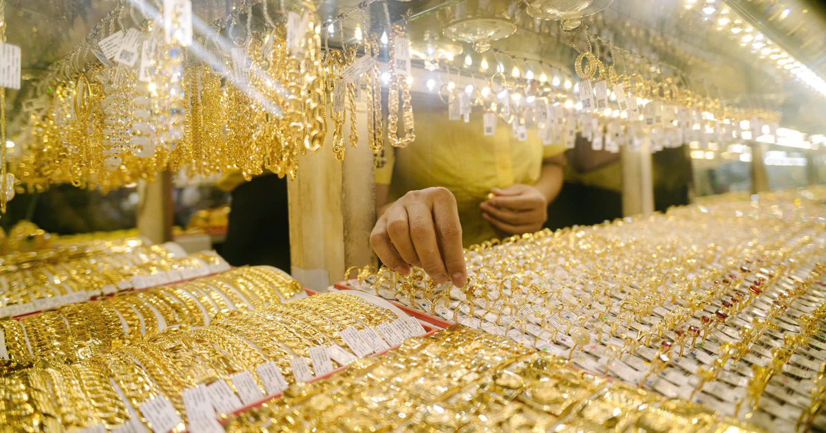Giá vàng hôm nay 26-10: Vàng nhẫn SJC "bốc hơi" hơn 5 triệu đồng/lượng sau một tuần