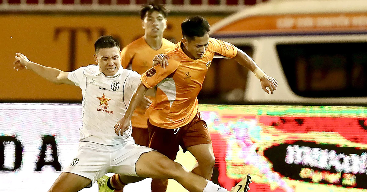 Sông Lam Nghệ An gây 'bão' ở V-League 2026 - 2027