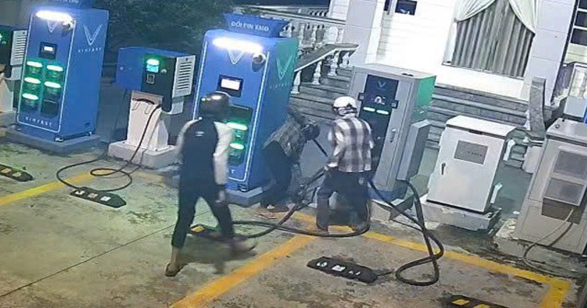 Bắt 4 người cắt trộm dây trụ sạc xe VinFast, thiệt hại khoảng 140 triệu đồng