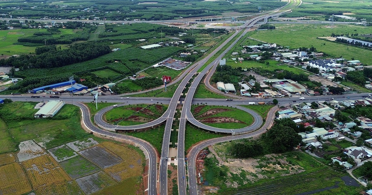 Nghiên cứu xe trung chuyển chạy thẳng giữa sân bay Long Thành và Tân Sơn Nhất