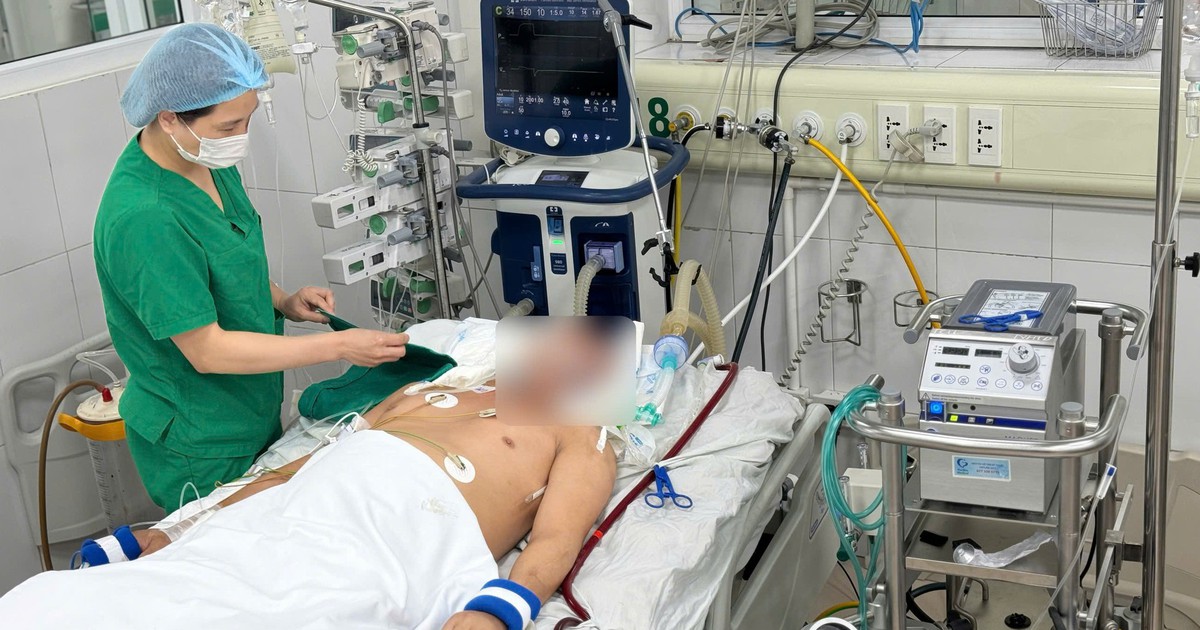 Nam thanh niên khỏe mạnh sốc sốt xuất huyết phải thở máy: Bác sĩ khuyến cáo không chủ quan