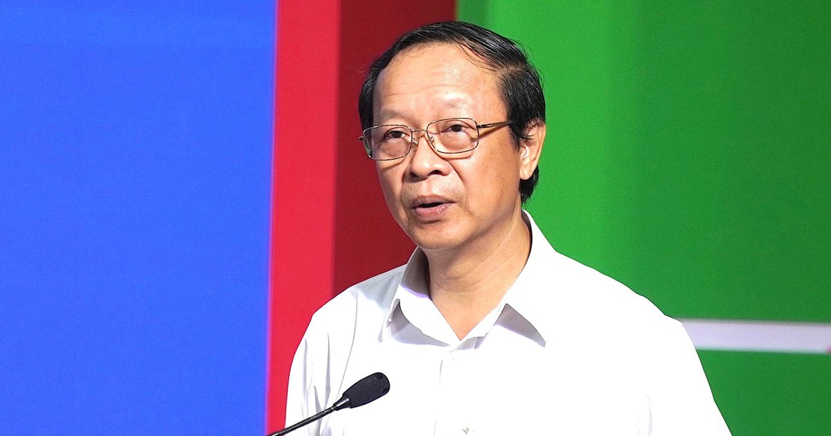 Image accompanying Thứ trưởng Bộ Giáo dục và Đào tạo: Vi phạm thi cử ở Tuyên Quang có tổ chức, được bàn bạc và phân công rất rõ ràng, from Tuổi Trẻ