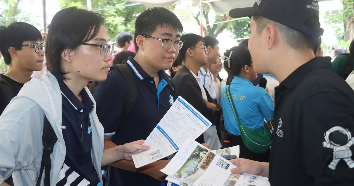 2.170 vị trí tuyển dụng, sinh viên có thể 'chốt' việc ngay tại Ngày hội việc làm Bách khoa