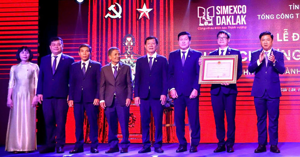 Simexco Đắk Lắk nhận huân chương, hé lộ tham vọng 100 triệu USD