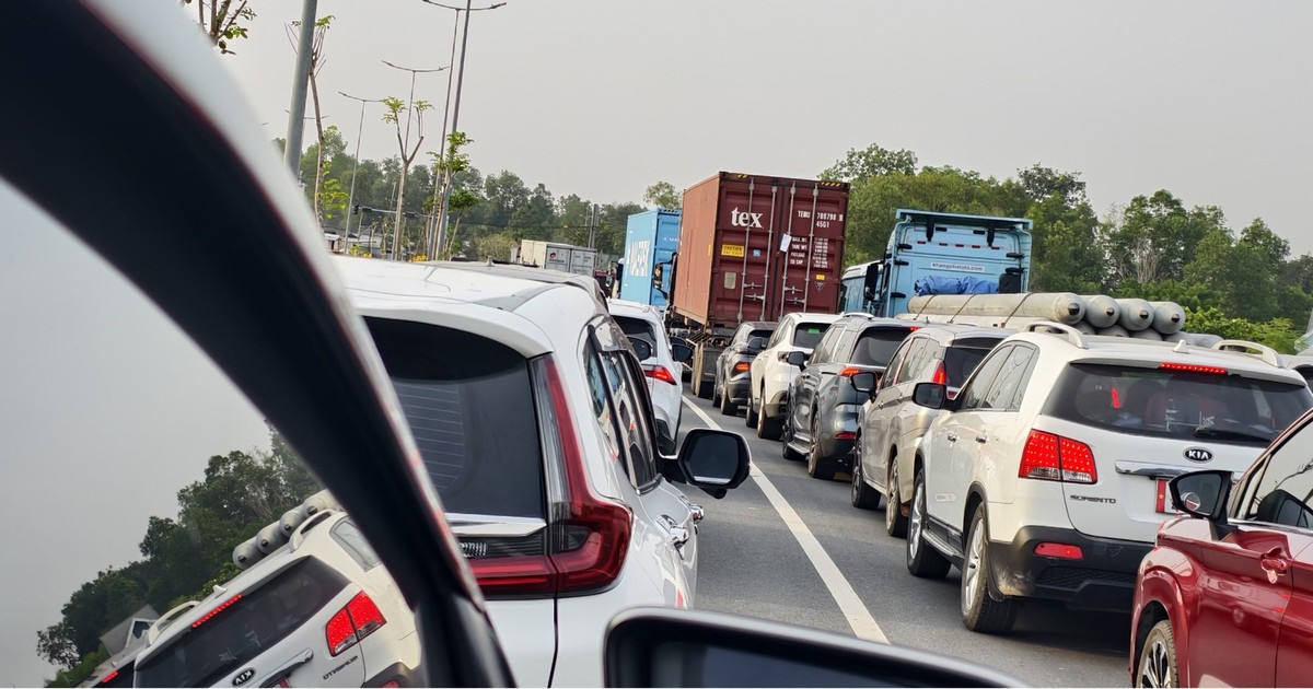 Đề xuất âm thanh cảnh báo ô tô điện khi đi chậm: Có phù hợp với giao thông ùn tắc?