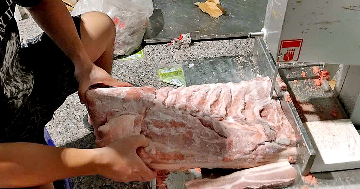 Thịt nhập siêu rẻ đổ bộ: Càn quét từ kho sỉ đến chợ đầu mối, thịt nhập đi về đâu?