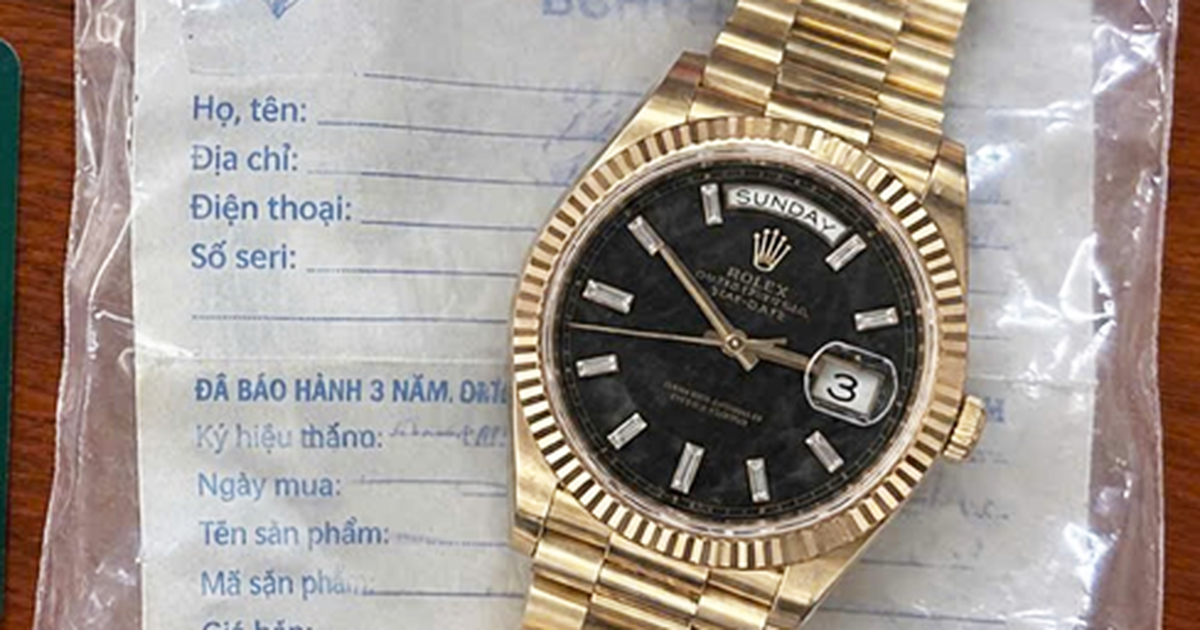 Công an Đắk Lắk thu hồi đồng hồ Rolex sau vụ trộm cắp