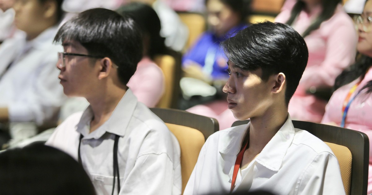 Thế hệ trẻ tiếp nối giá trị được trao truyền để dựng xây đất nước