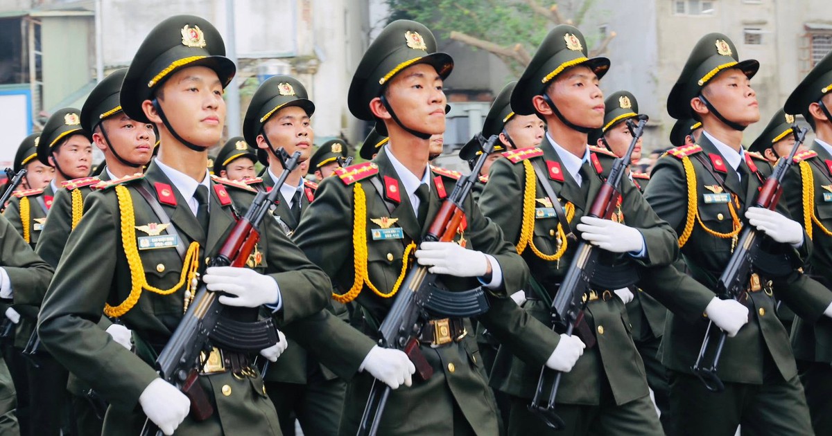 Đề xuất nâng mức trợ cấp một lần với sĩ quan, hạ sĩ quan công an nghỉ hưu trước hạn tuổi phục vụ cao nhất