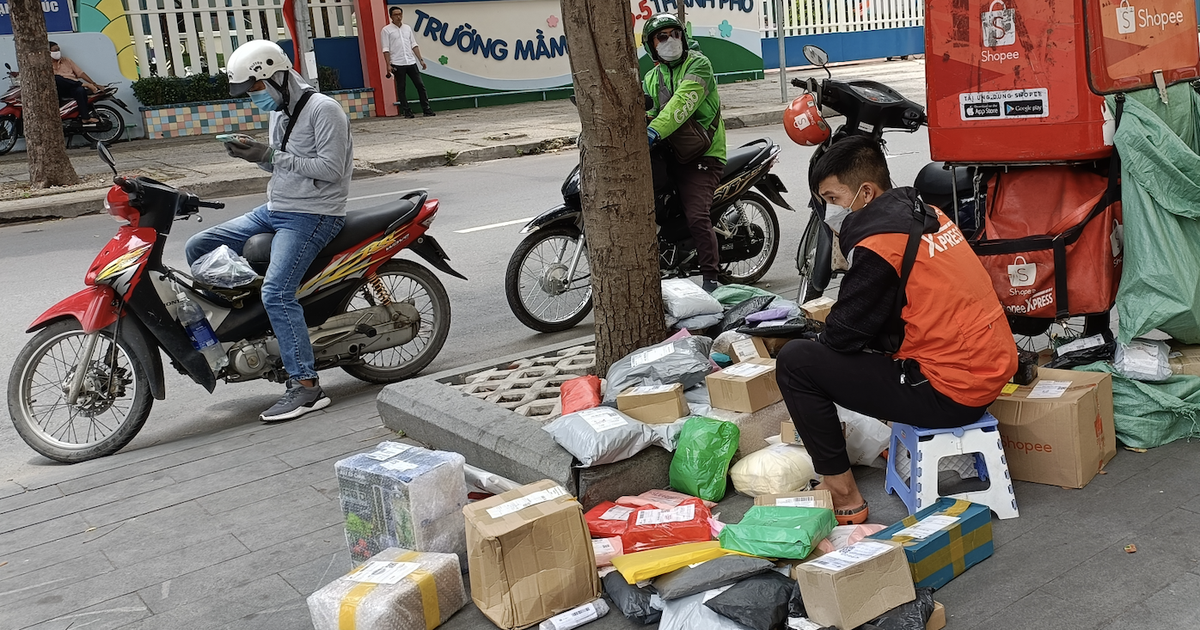 Hết thời săn deal giá rẻ, người mua sắm trực tuyến 'chốt đơn' vì an tâm