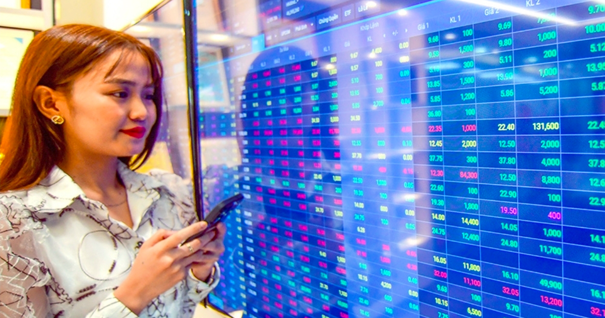 Tin tức sáng 7-10: Dù giảm, hiệu suất của VN-Index vẫn 'đỡ' hơn loạt thị trường trong khu vực
