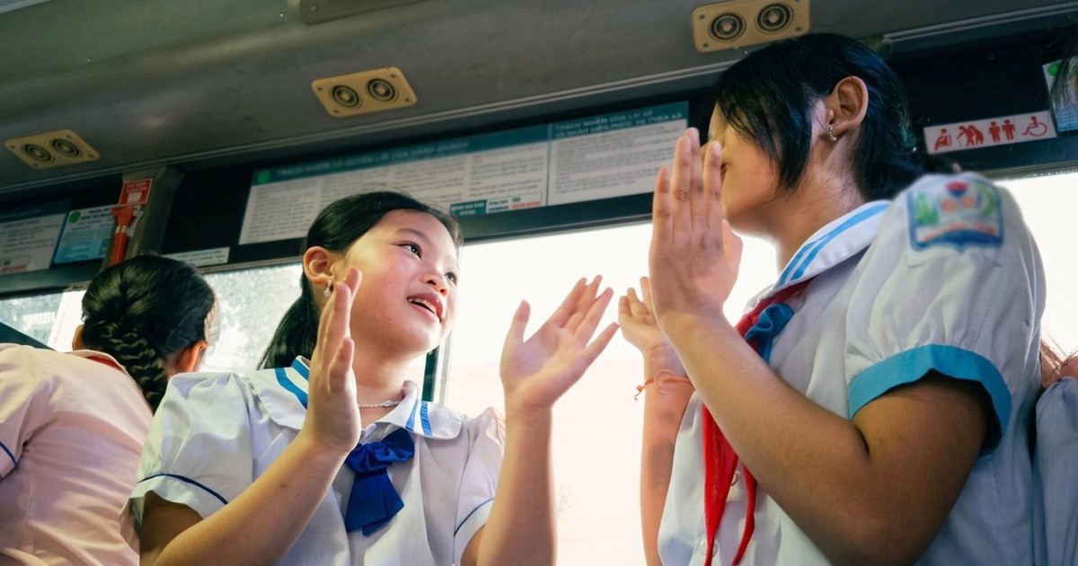 Nhiều học sinh xã Quỳnh Tam, Nghệ An trở lại trường