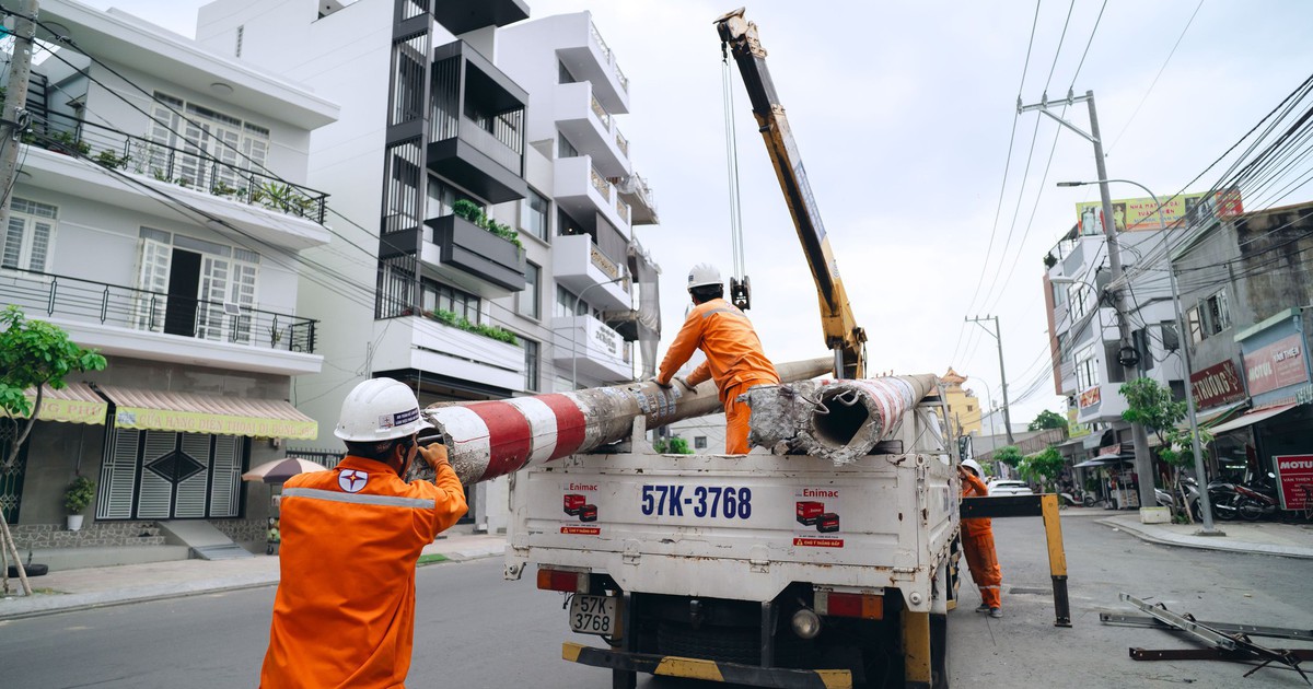 Đường Chu Văn An rộng thoáng sau khi di dời các trụ điện giữa đường