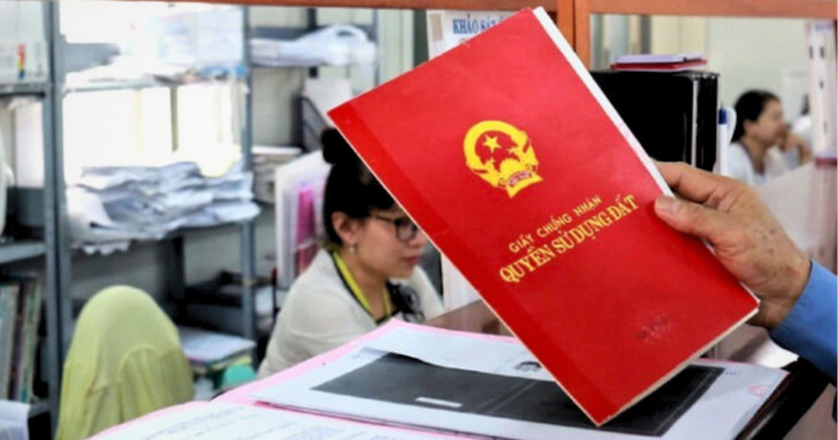 Sổ đỏ đã cầm cho ngân hàng, có thể vay thêm được không?
