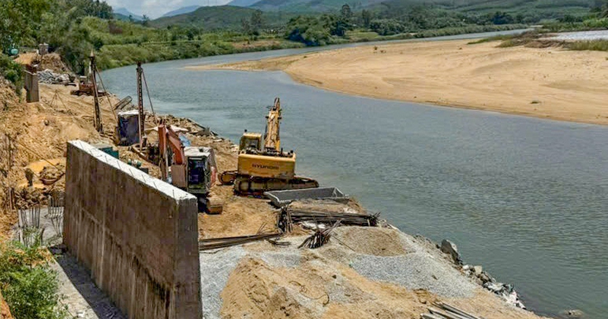 Đã bị 'nhắc nhở', dự án chống sạt lở vẫn ì ạch, Quảng Ngãi nhắc lần 2