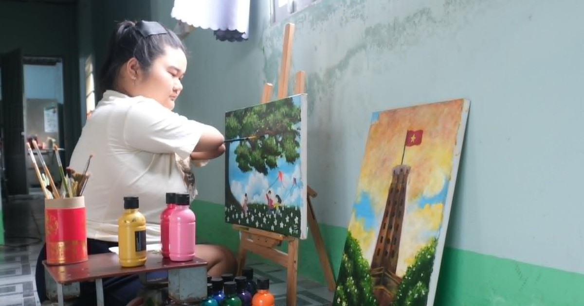 Cô bé từng viết chữ bằng cánh tay cụt nay ấp ủ trở thành họa sĩ