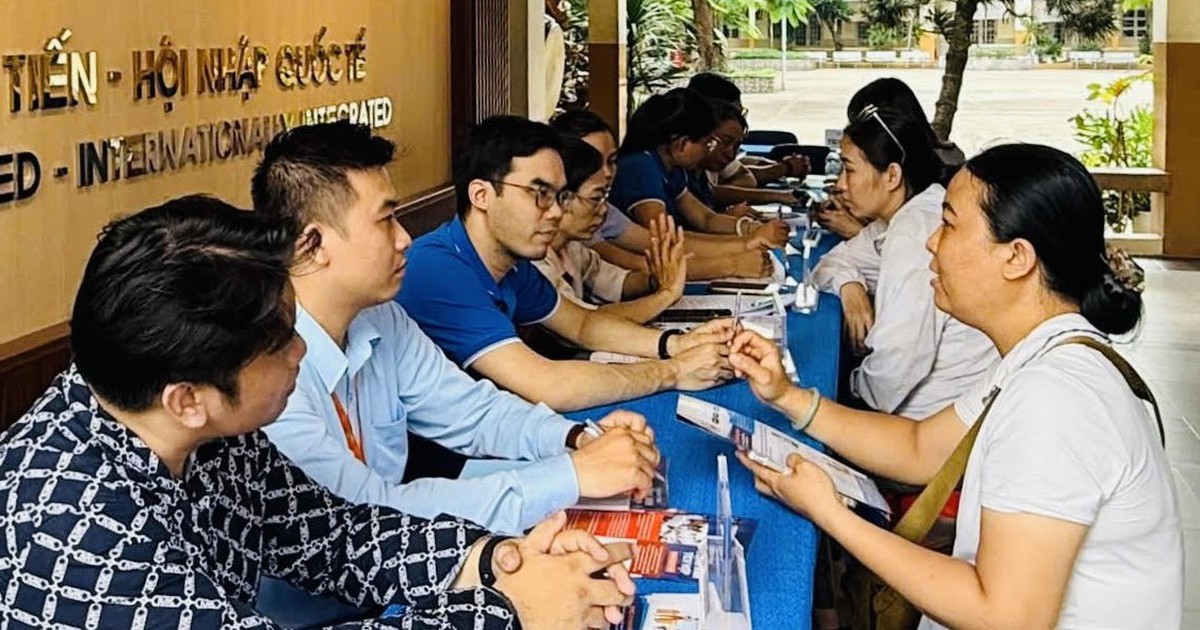 Phụ huynh thắc mắc tuyển sinh lớp 6 chương trình tiếng Anh, Trường THCS Hoa Lư nói gì?