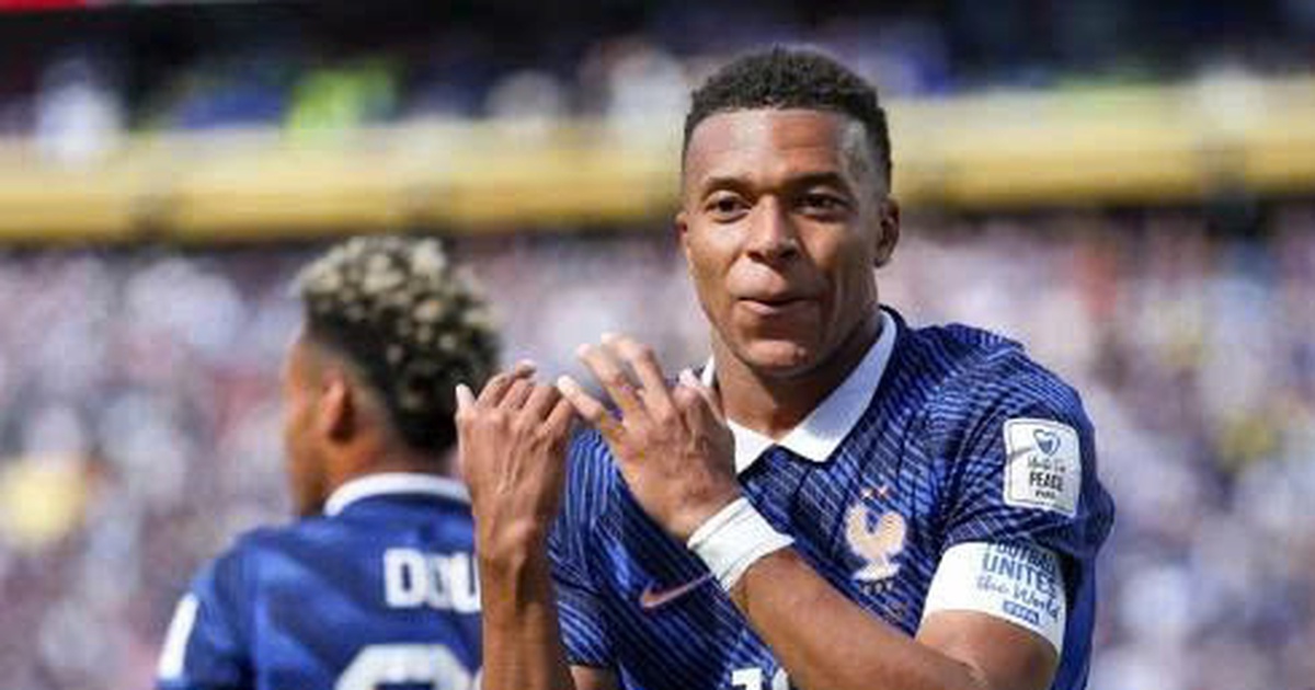 Giải mã màn ăn mừng thổi sáo của Mbappe