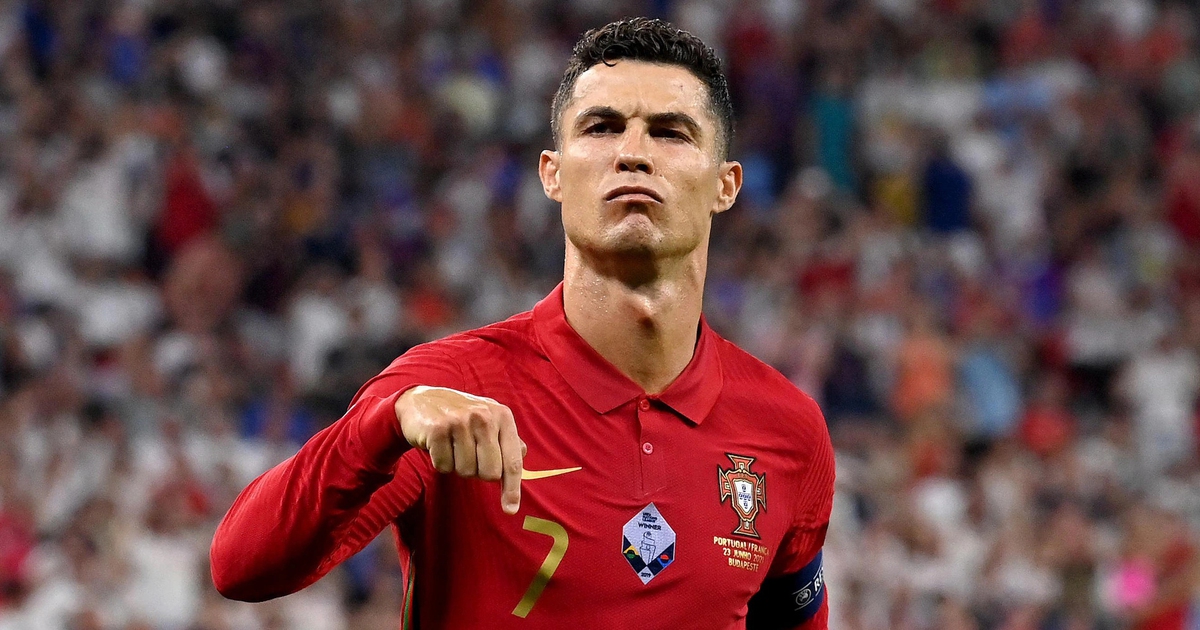 Ronaldo đá chính hay dự bị ở World Cup?