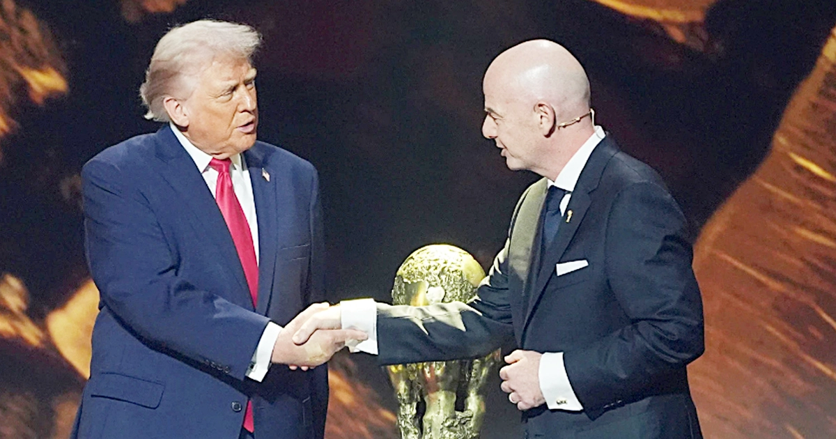 Tổng thống Donald Trump sẽ trao cúp cho đội vô địch World Cup 2026