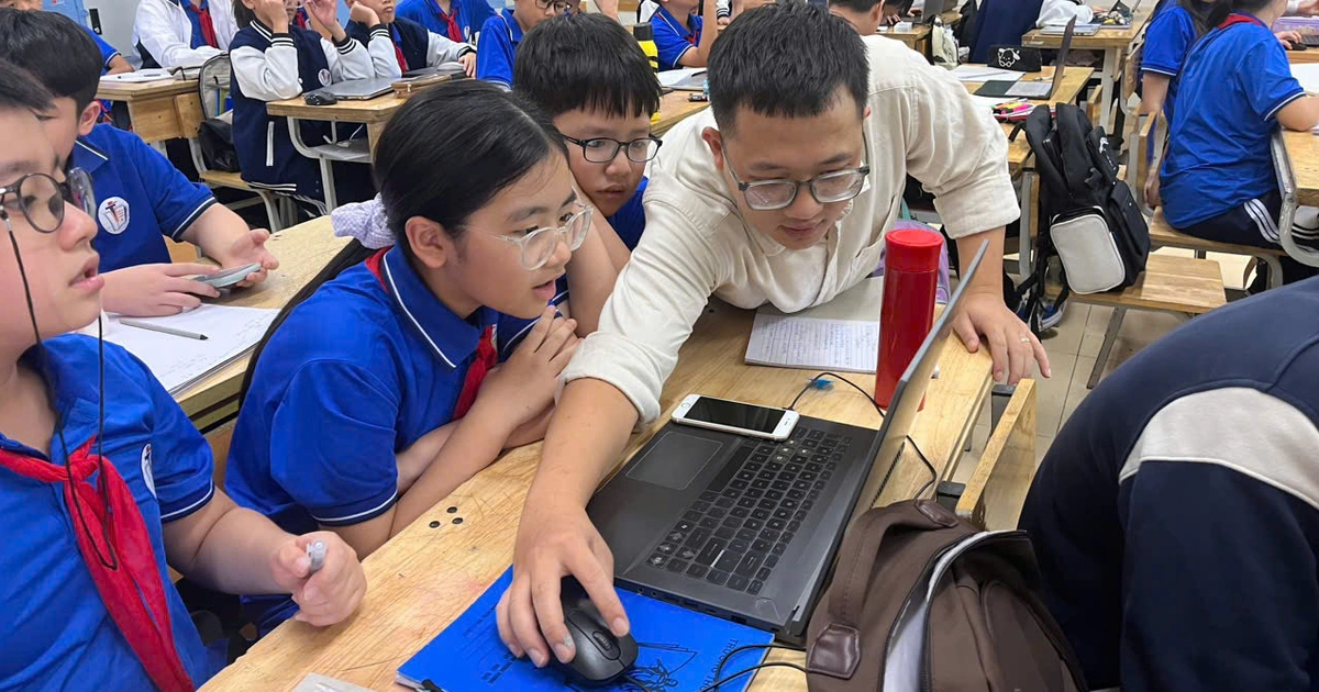 Dạy AI, STEM có phải là dạy thêm, học thêm?