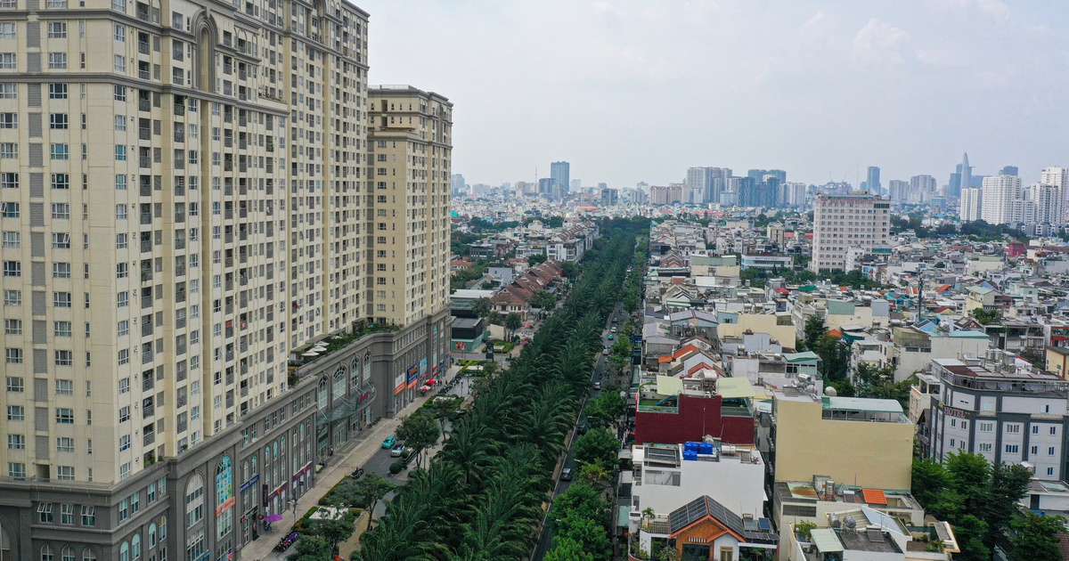 Nhìn diện mạo phố xá sầm uất ở các xã chuyển thành phường tại TP.HCM