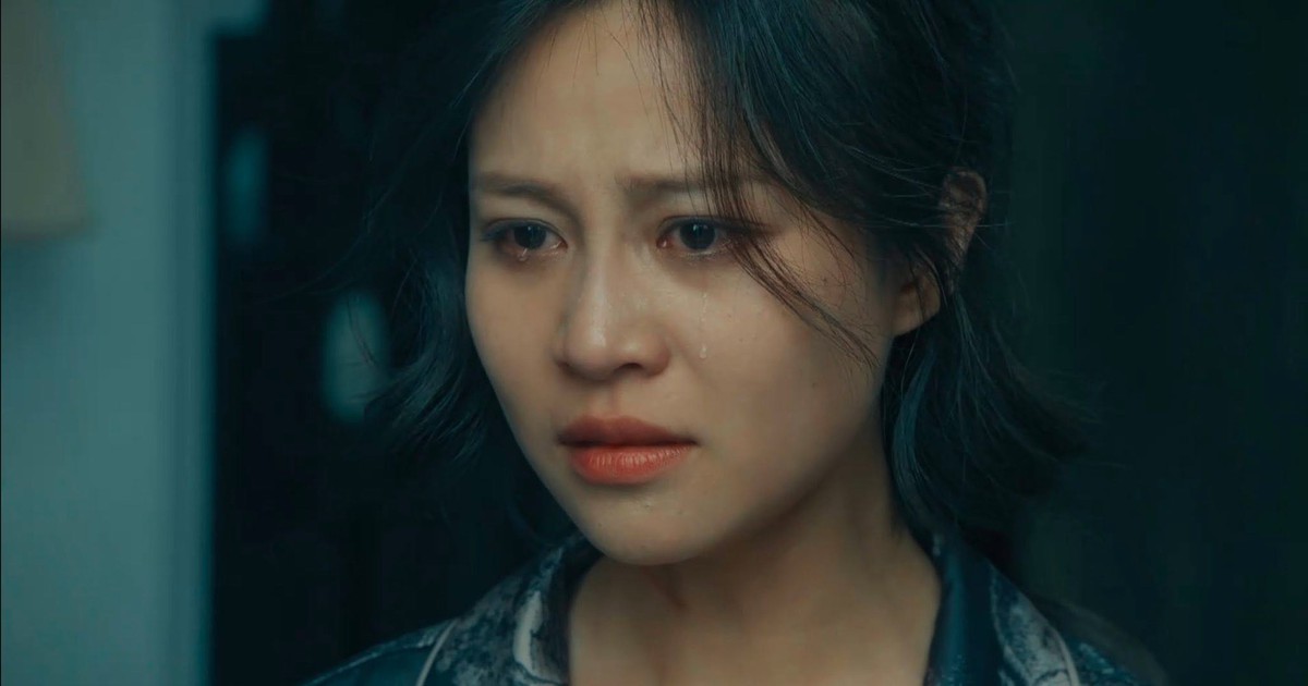 Dưới ô cửa sáng đèn gây chú ý bởi chi tiết 'ngoại tình'