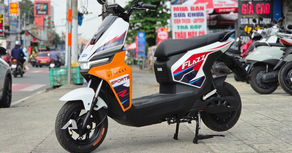 Cận cảnh xe máy điện VinFast Flazz Max: Giá còn hơn 13 triệu sau ưu đãi, bộ tem nổi bật, đi 85km/sạc