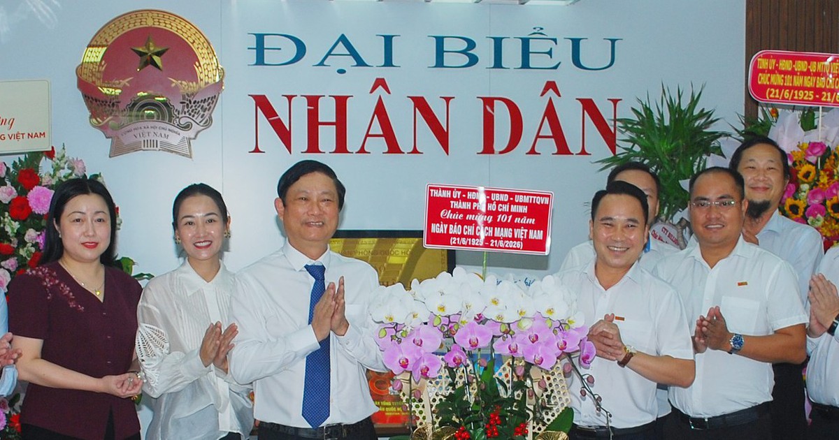 Lãnh đạo TP.HCM thăm, chúc mừng các cơ quan báo chí nhân ngày 21-6