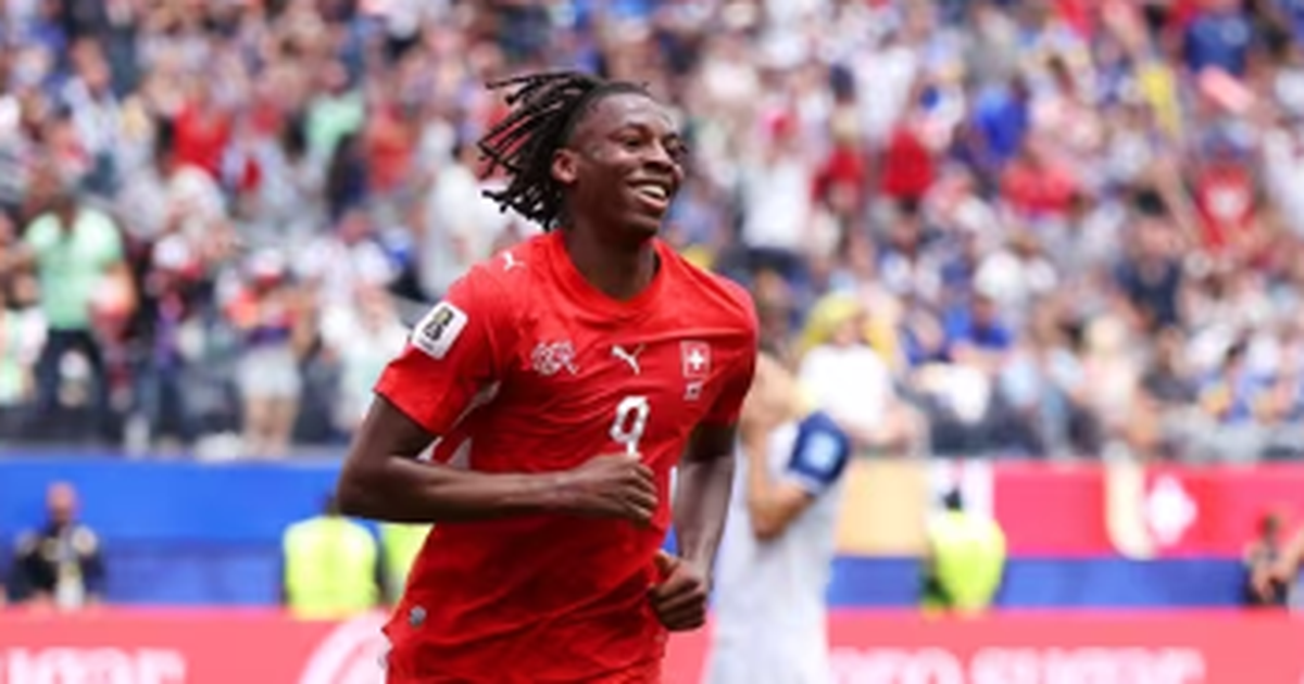 Tiền vệ 20 tuổi của Thụy Sĩ lập kỷ lục World Cup