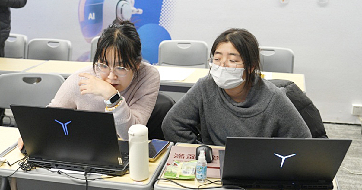 Lo thất nghiệp, giới trẻ Trung Quốc chạy đua học AI