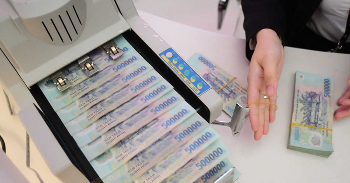 Hạ bậc tổng giám đốc xuống cấp phó, sếp một công ty vẫn được giữ nguyên lương