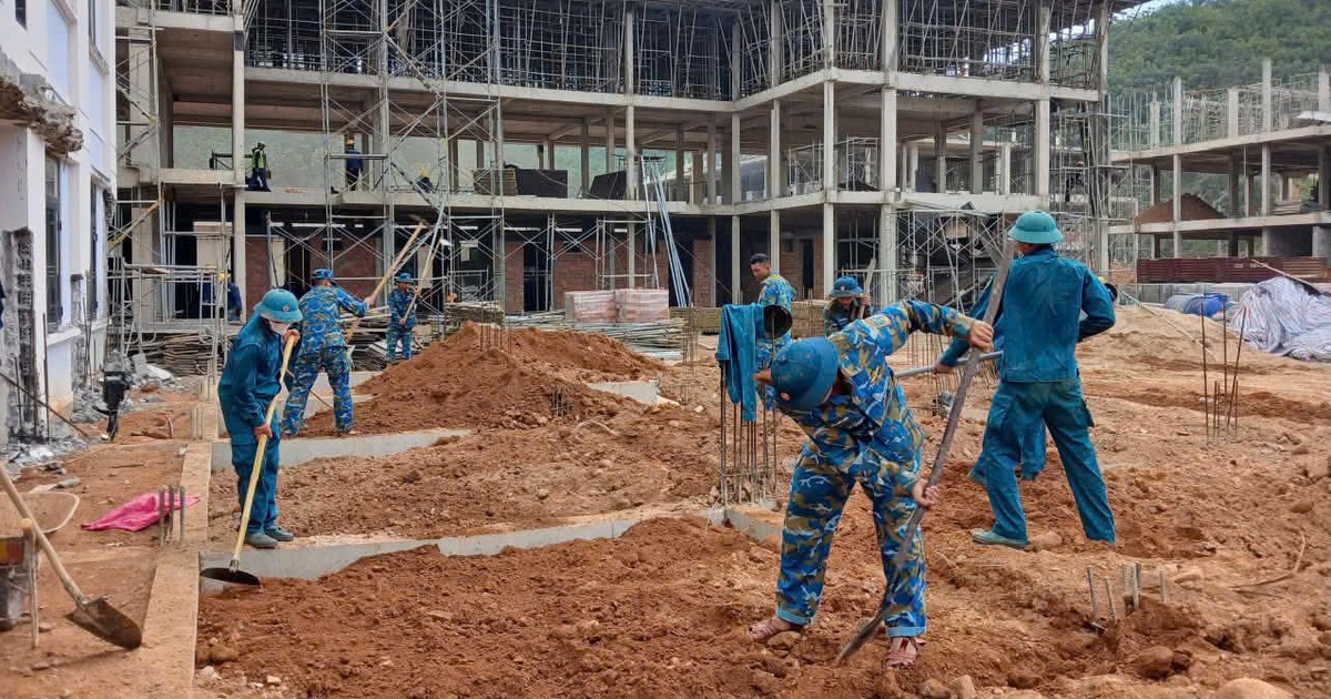 Bộ đội Quân chủng Phòng không - Không quân thần tốc xây trường nội trú biên giới Đà Nẵng