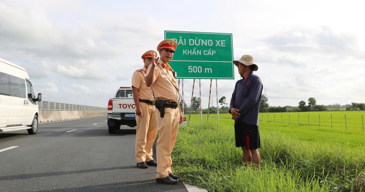 Làm gì để dân không còn chạy mô tô, xe gắn máy trên cao tốc Lộ Tẻ - Rạch Sỏi?