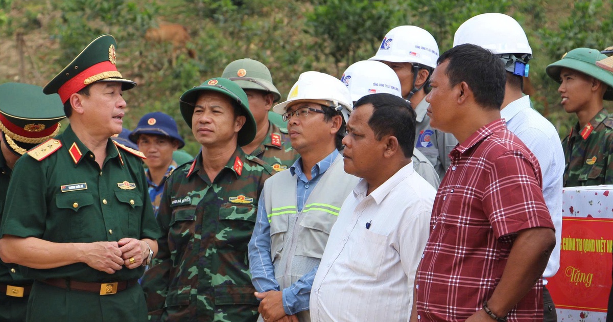 Hơn 1.000 bộ đội đang bám biên giới xây trường nội trú