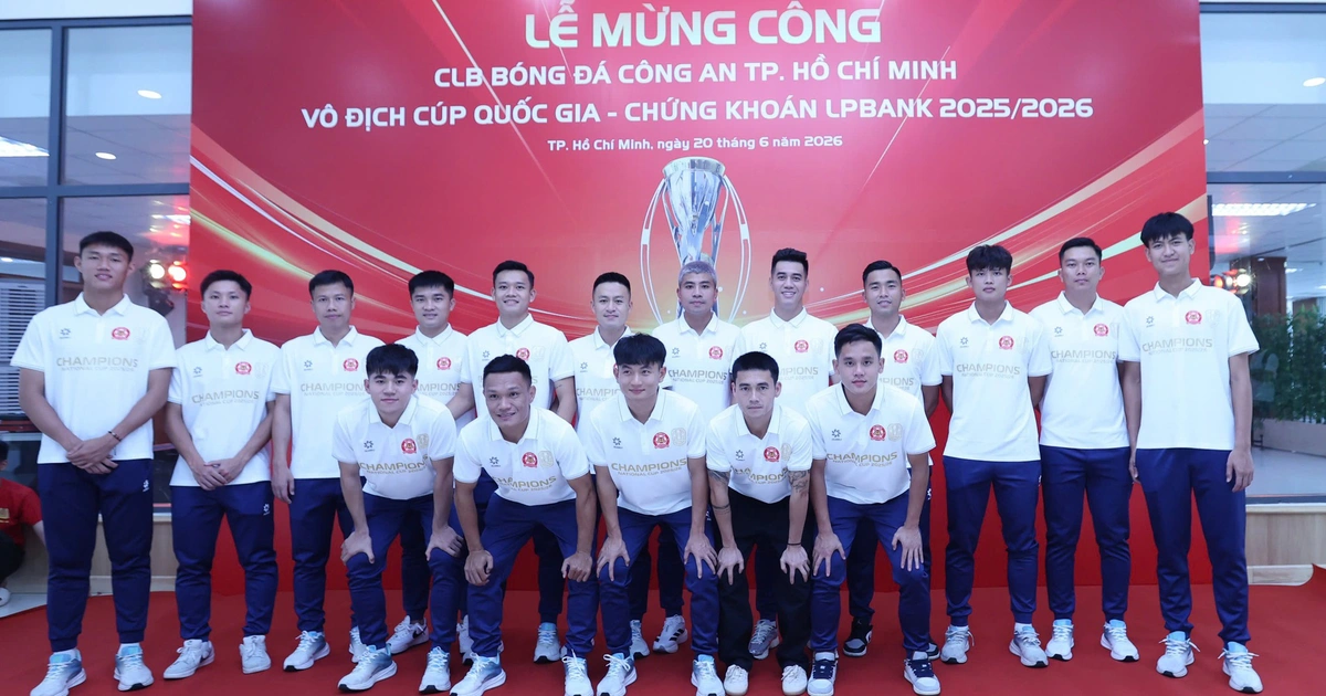 CLB Công An TP.HCM mừng công, hướng đến mùa giải mới tưng bừng
