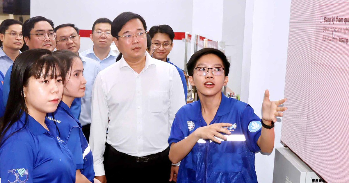 Lãnh đạo TP.HCM thăm, động viên các đội hình 'Mùa hè số'