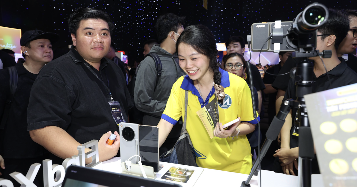 Hàng nghìn bạn trẻ rủ nhau đi trải nghiệm AI, chơi e-sport tại ngày hội TechWorld