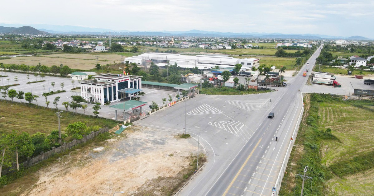 Bạn đọc quan tâm: Bến xe 80 tỉ tái hoạt động sau 3 năm, Một người Đức 'sốc' khi khám bệnh ở Đà Nẵng