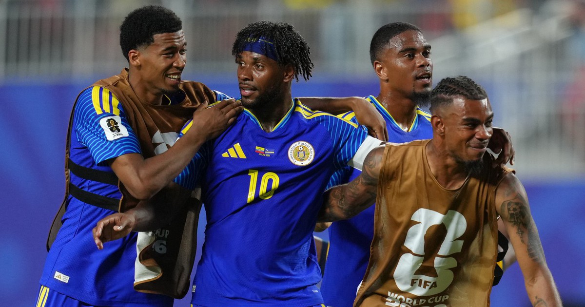 Cầm hòa Ecuador, Curacao có được điểm đầu tiên ở World Cup