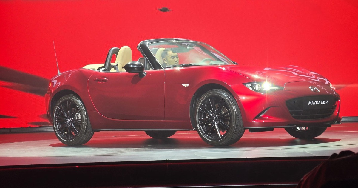 Mazda MX-5 giá 1,339 tỉ đồng cho dân chơi Việt, có chi tiết như Porsche 911 Targa