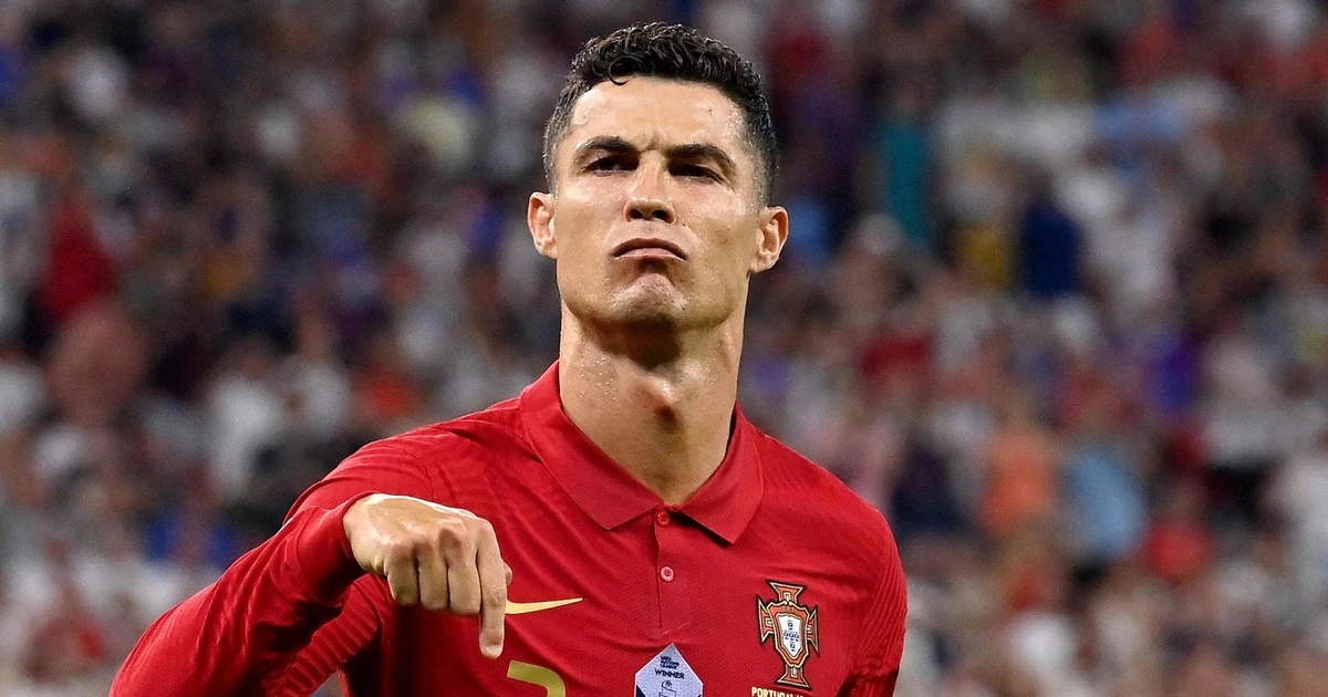 Fan Ronaldo gây rối, FIFA ra tuyên bố đanh thép