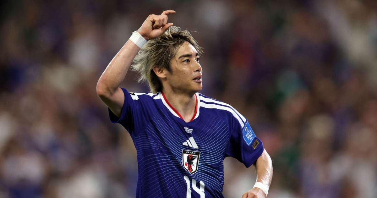 Người hùng tuyển Nhật Bản tại World Cup từng đi bán... gà rán