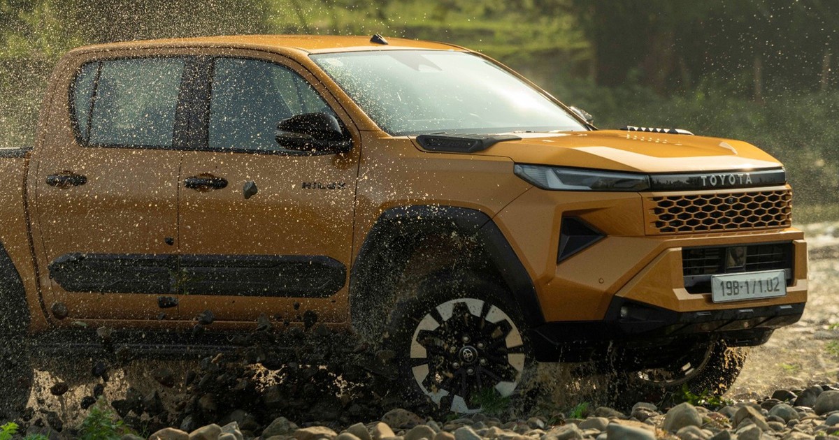 Toyota Hilux giữ nhịp doanh số, chờ sóng phục hồi sau chính sách mới