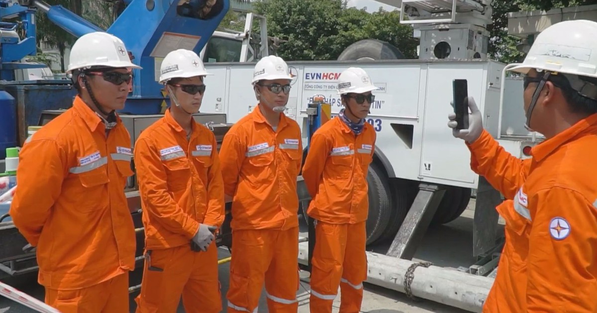 EVN HCMC - An toàn để giữ sáng thành phố